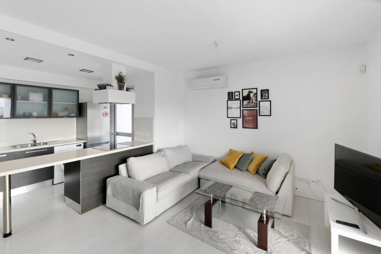 Glabur Stays - The Fabulous 2 Bdr - Nicosia City, Free Parking & Wifi, Welcomes You!!! Ngoại thất bức ảnh